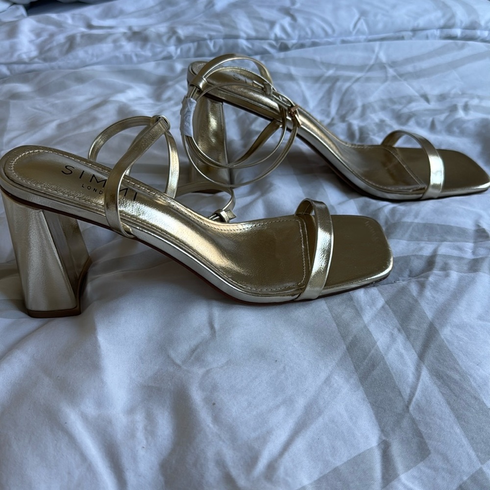 Simmi London Bia Strappy Block Heeled Sandal
